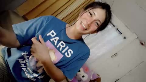 its me CLAUDIA online show from February 16, 5:36 am