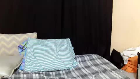 Snapshot of hot_darling95 chatting on November 4, 6:29 pm Milly online show from November 4, 6:29 pm