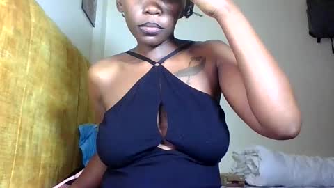 Snapshot of hot_ebony11 chatting on February 16, 2:24 pm chooo pie online show from February 16, 2:24 pm