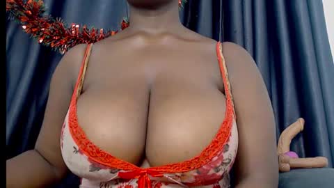 Snapshot of hot_ebonyxxx chatting on October 15, 9:42 am Vivian  online show from October 15, 9:42 am