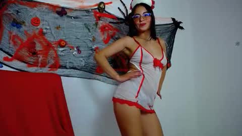 Snapshot of hot_girl01_hanna chatting on October 4, 10:08 pm angie online show from October 4, 10:08 pm