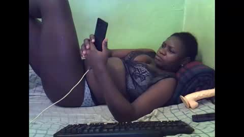 hot_girlly online show from November 17, 4:35 pm