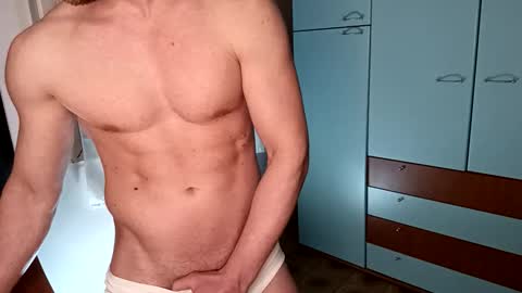hot_italianboy online show from April 4, 9:23 pm