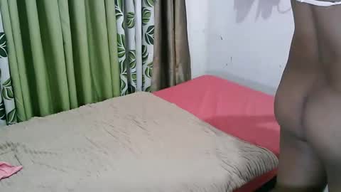 hot_jenile01 online show from February 12, 11:33 pm