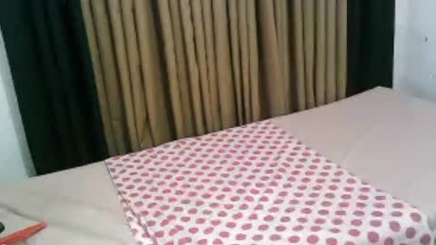 Snapshot of hot_jenile01 chatting on July 6, 11:29 pm hot_jenile01 online show from July 6, 11:29 pm