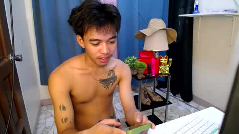 Snapshot of hot_kianxx chatting on June 7, 12:48 am hot_kianxx online show from June 7, 12:48 am