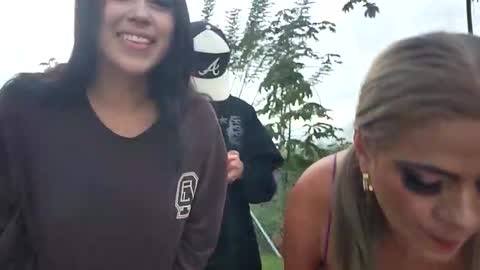 Snapshot of hot_kittens_xxx chatting on May 16, 11:09 am kittens online show from May 16, 11:09 am