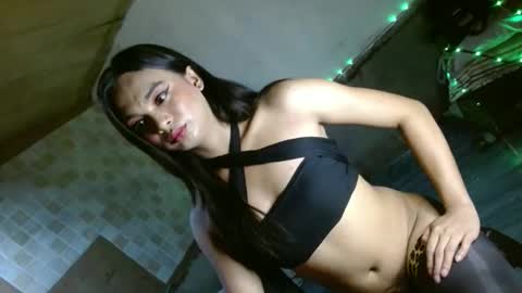ITS ME RONNA online show from November 8, 11:47 pm