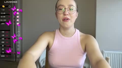 Lina online show from December 5, 8:33 am