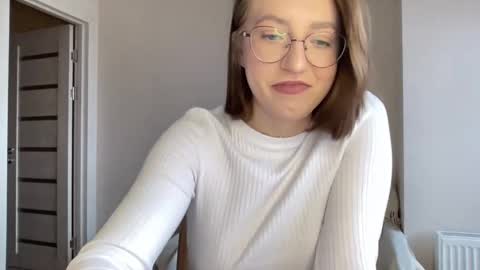 Lina online show from January 14, 1:49 pm