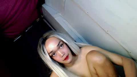 hot_moma69 online show from April 1, 10:49 am