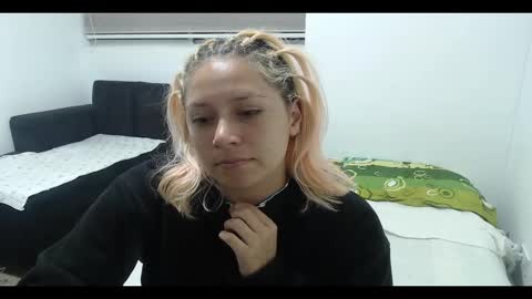 Mia online show from January 25, 2:47 am