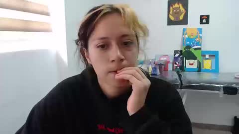 Mia online show from September 17, 3:24 pm