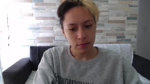 Mia online show from September 26, 3:27 pm