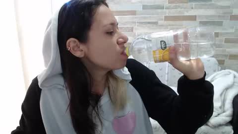 Mia online show from October 10, 12:37 pm