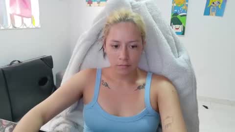 Snapshot of hot_mommymia chatting on March 9, 3:49 pm Mia online show from March 9, 3:49 pm