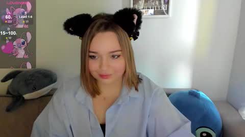 Snapshot of hot_moon_666 chatting on February 10, 10:41 am Moon online show from February 10, 10:41 am