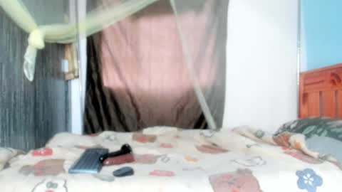 hot_moxie online show from November 14, 4:22 am