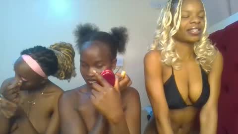 Snapshot of hot_petite1 chatting on June 7, 9:07 pm Hot petite online show from June 7, 9:07 pm