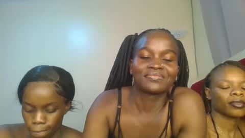 Snapshot of hot_petite12 chatting on July 6, 10:34 pm Petite online show from July 6, 10:34 pm