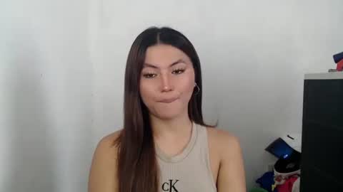 Nikki  online show from April 11, 3:44 am