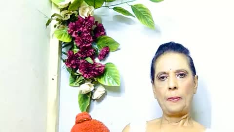 hot queen online show from June 9, 7:03 pm