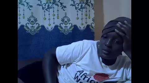 RAYLAH online show from January 8, 9:28 pm