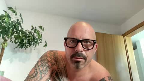 Snapshot of hot_sex83 chatting on July 2, 7:58 am letmedoo2 online show from July 2, 7:58 am