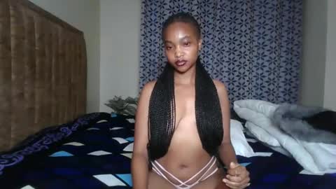 Snapshot of hot_sexy_babe chatting on May 4, 2:18 am Bellah online show from May 4, 2:18 am