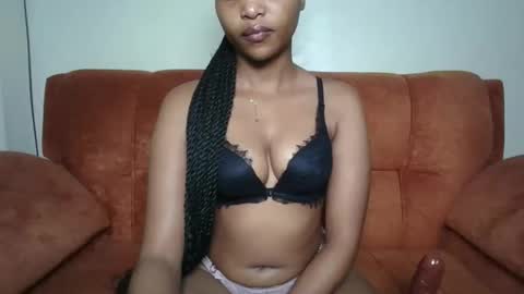 Snapshot of hot_sexy_babe chatting on May 11, 1:22 am Bellah online show from May 11, 1:22 am