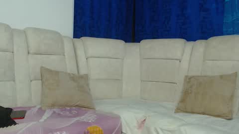 Snapshot of hot_sharks__ chatting on April 2, 7:06 am Hot Sharks online show from April 2, 7:06 am