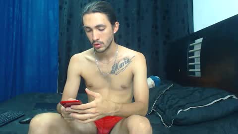 Snapshot of hot_sharks__ chatting on April 3, 7:06 am Hot Sharks online show from April 3, 7:06 am