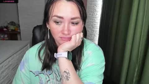 Snapshot of hot_squirtgirl chatting on November 12, 4:24 am Vasilisa online show from November 12, 4:24 am