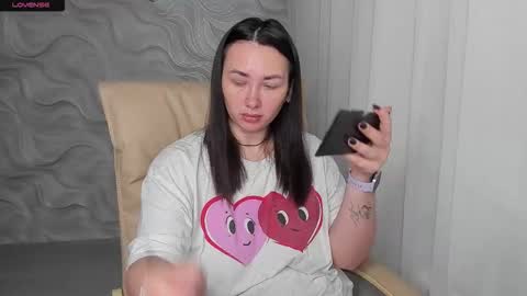 Snapshot of hot_squirtgirl chatting on November 25, 2:33 am Vasilisa online show from November 25, 2:33 am