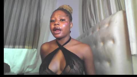 Snapshot of hot_stellaa chatting on June 9, 11:55 am Stella online show from June 9, 11:55 am