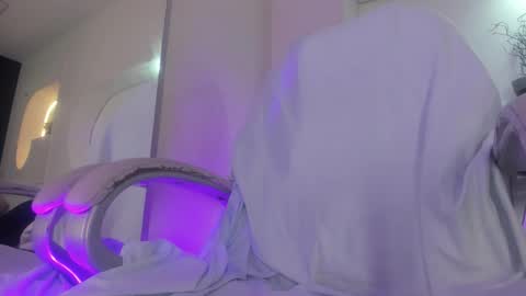 Snapshot of hot_valery_ chatting on November 19, 8:20 pm Valery online show from November 19, 8:20 pm