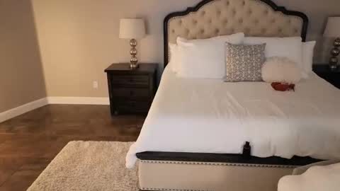 Hot Wife    hotwife sexy new milf highclass brunette bigboobs natural mature online show from May 16, 6:43 am