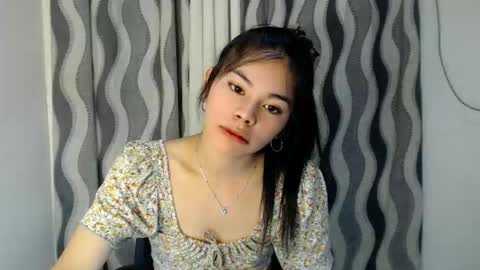 Snapshot of hot_yanna143 chatting on May 21, 6:59 pm Yanna online show from May 21, 6:59 pm