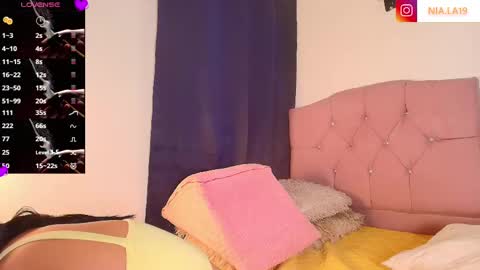 Snapshot of hotalana_ chatting on October 3, 12:18 am Alana online show from October 3, 12:18 am