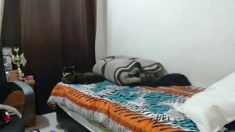 Hot and PowerHOPE U MISS ME online show from December 28, 4:30 am