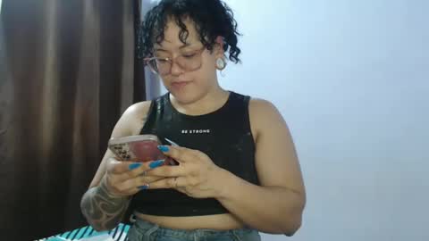 Hot and PowerHOPE U MISS ME online show from January 3, 1:16 am