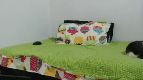 Hot and PowerHOPE U MISS ME online show from January 14, 3:43 am