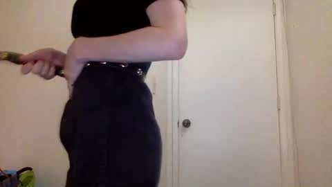 Snapshot of hotash99 chatting on October 24, 4:47 pm ARIES online show from October 24, 4:47 pm