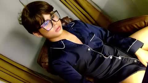 hotasian_ online show from April 19, 7:38 pm