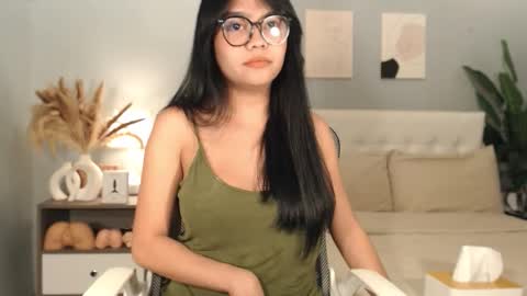 hotasian_gabby69 online show from February 9, 11:36 am