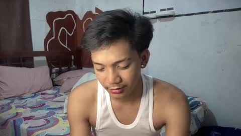 hotasian_jerome online show from April 7, 6:03 am