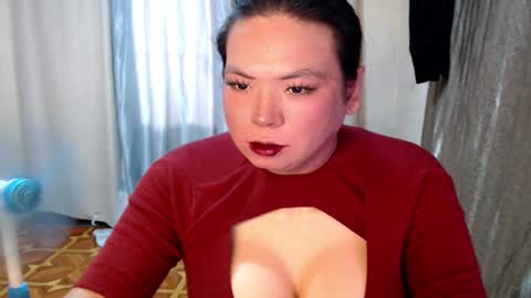 Snapshot of hotasian_mama chatting on October 5, 6:34 am Grace online show from October 5, 6:34 am