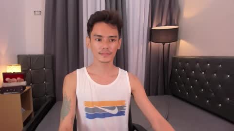 Snapshot of hotasiankenn chatting on December 14, 12:43 pm Kenny online show from December 14, 12:43 pm