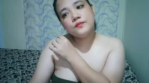 Snapshot of hotbabymomma chatting on February 22, 5:23 am Lynn online show from February 22, 5:23 am