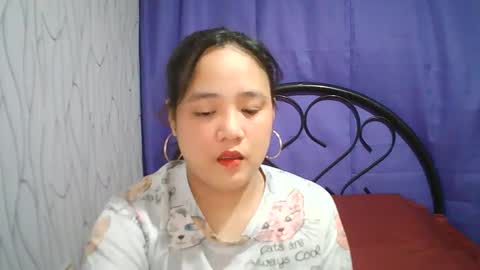 Snapshot of hotbabymomma chatting on March 9, 1:25 am Lynn online show from March 9, 1:25 am